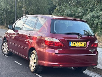 Used Toyota Avensis Verso 2004 for sale - 75682006: Photo