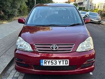 Used Toyota Avensis Verso 2004 for sale - 75682006: Photo