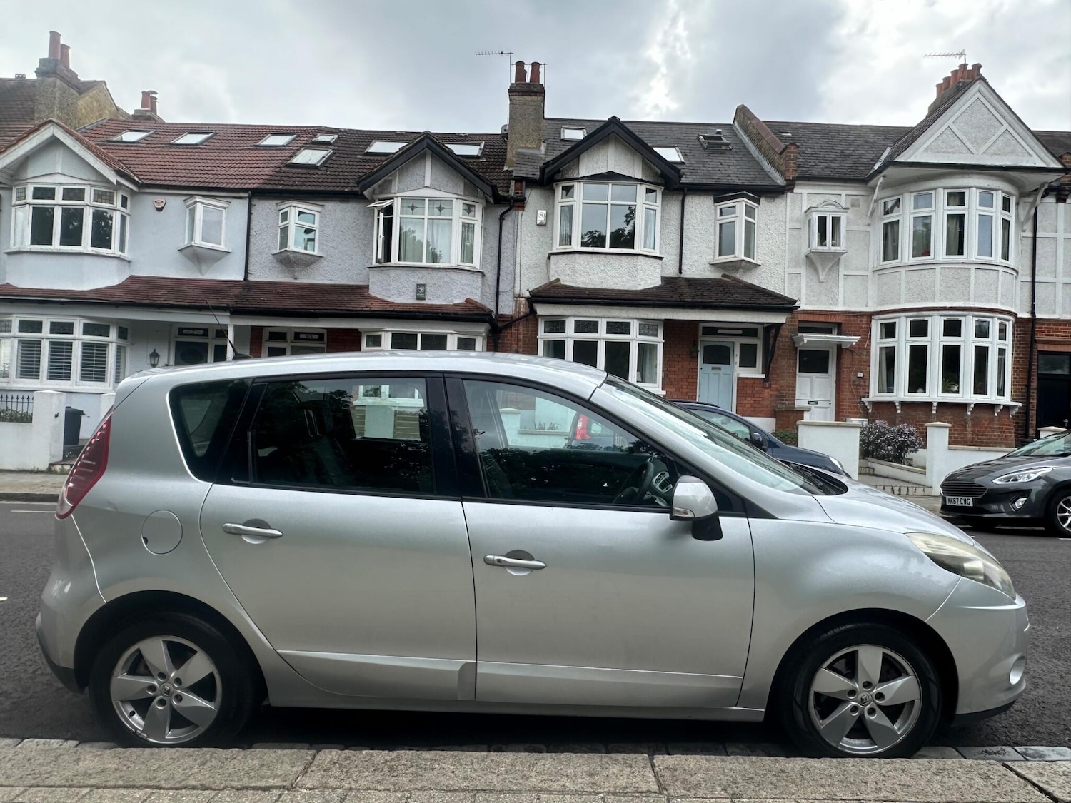 Used Renault Scenic 2010 for sale - 74969648: Photo 11