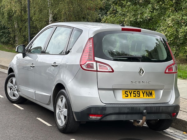 Used Renault Scenic 2010 for sale - 74969648: Photo 2