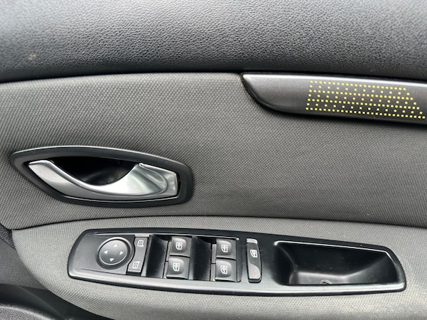 Used Renault Scenic 2010 for sale - 74969648: Photo 36
