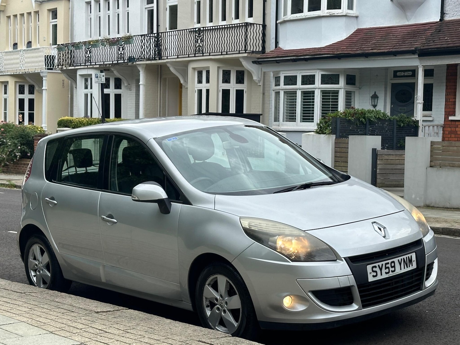 Used Renault Scenic 2010 for sale - 74969648: Photo 5