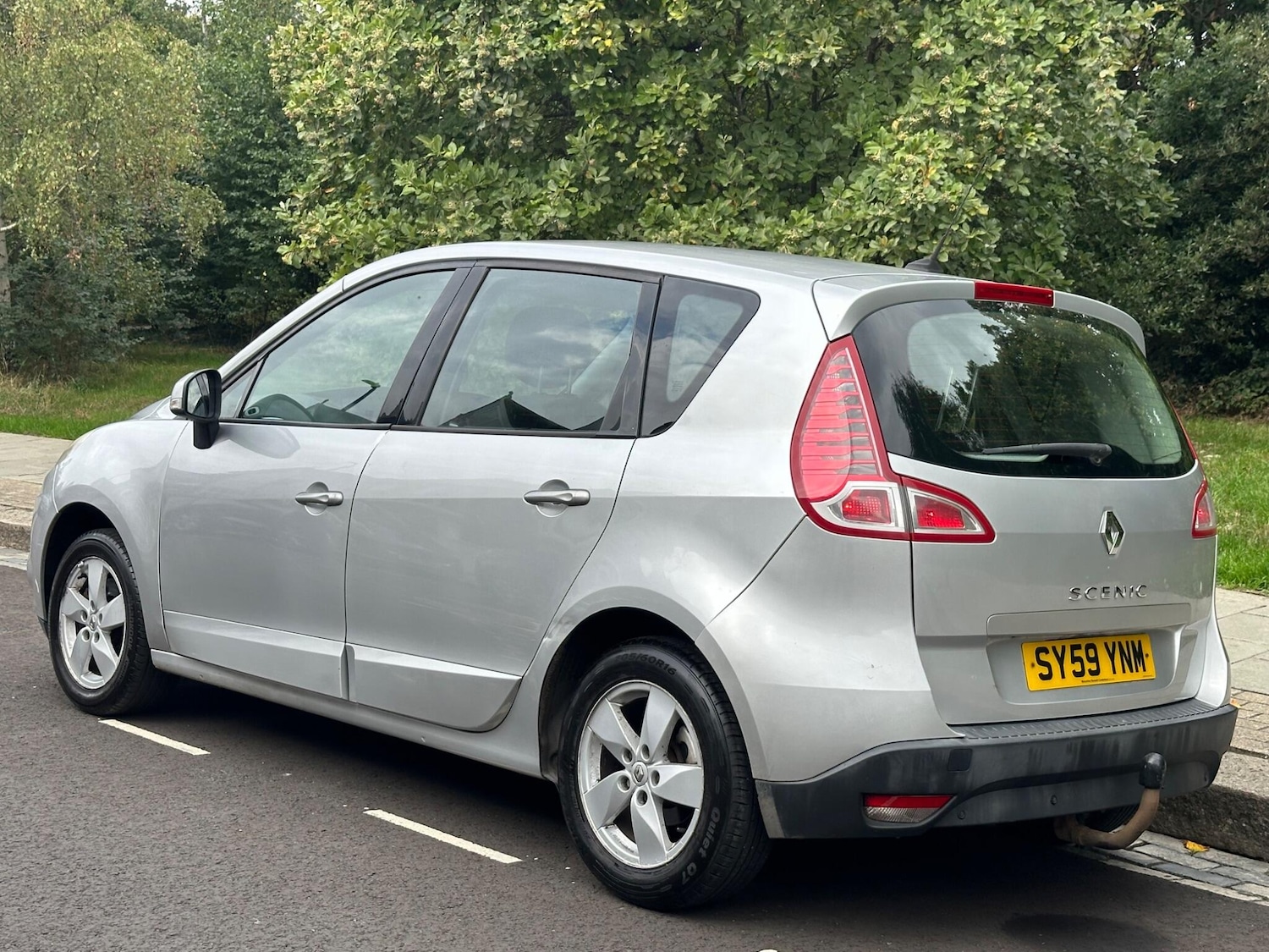 Used Renault Scenic 2010 for sale - 74969648: Photo 8
