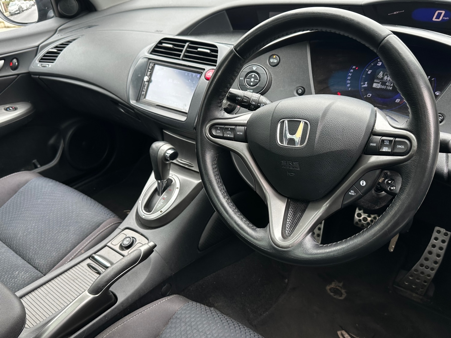 Used Honda Civic 2010 for sale - 77404817: Photo 27