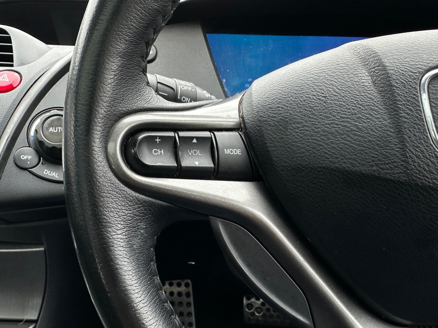 Used Honda Civic 2010 for sale - 77404817: Photo 30