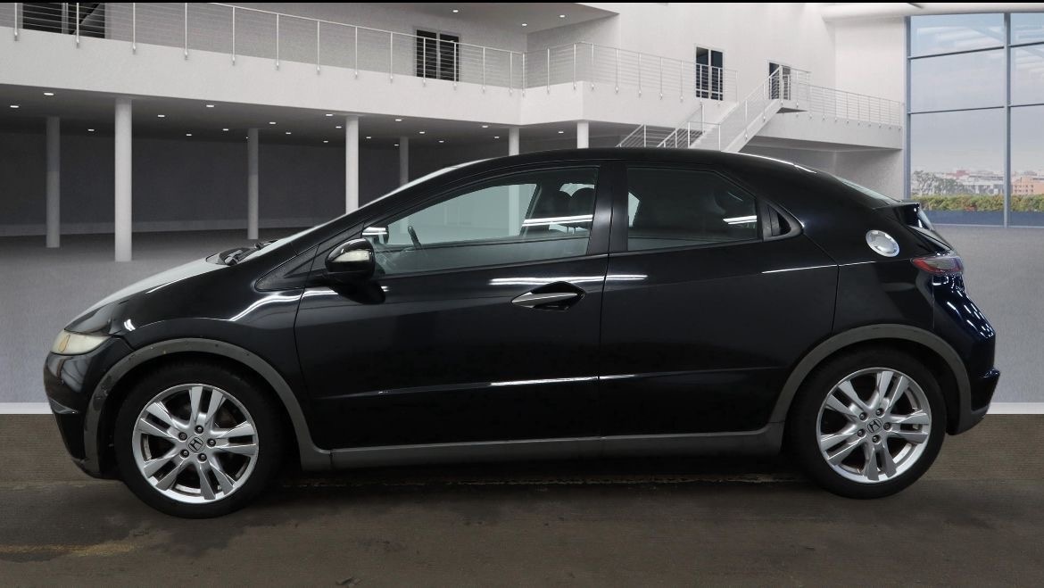 Used Honda Civic 2010 for sale - 77404817: Photo 5