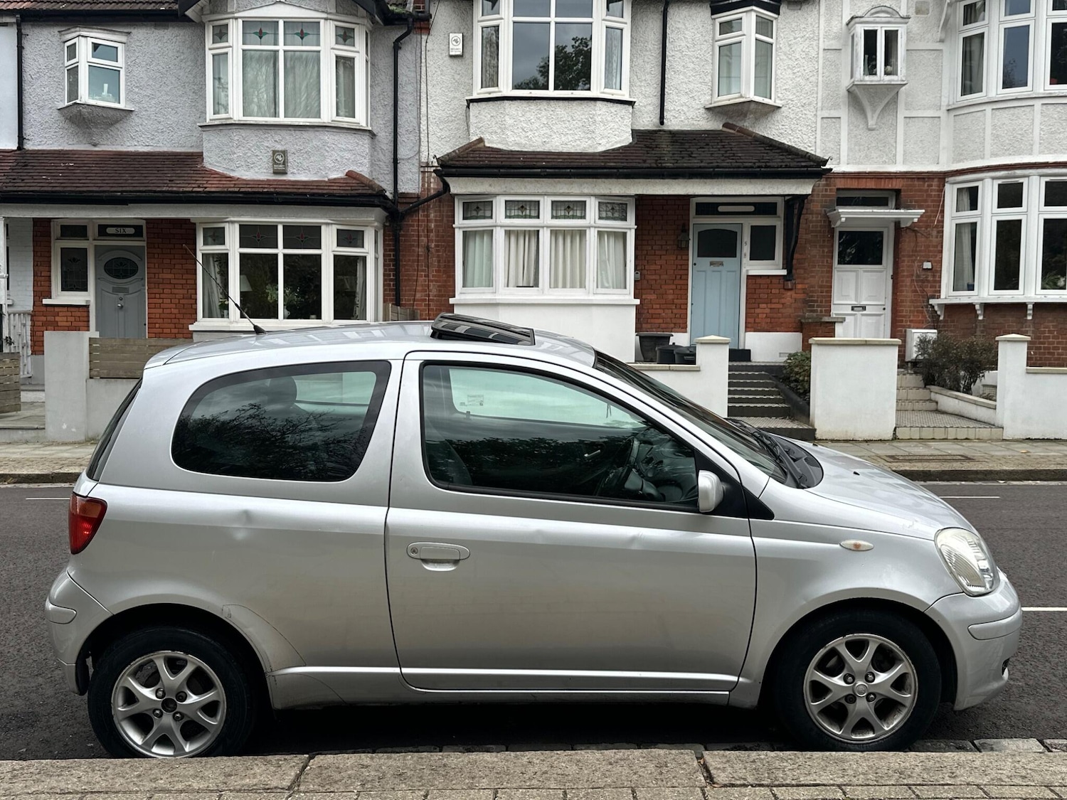 Used Toyota Yaris for sale - 76484554: Photo 10