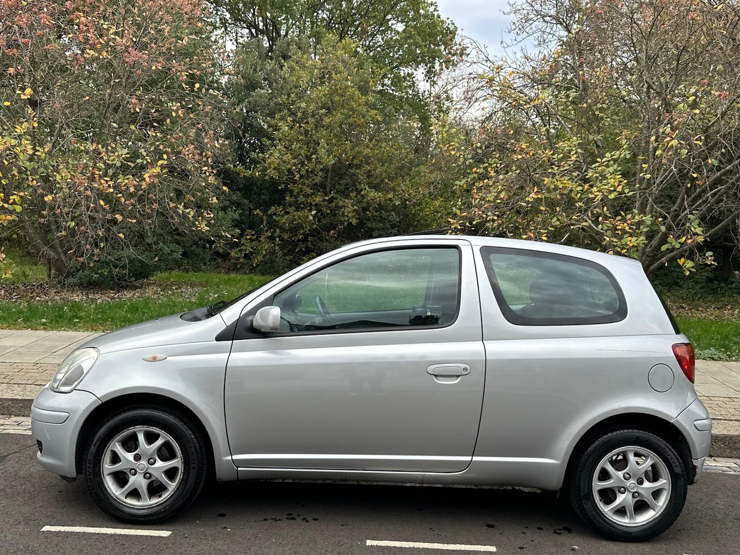 Used Toyota Yaris for sale - 76484554: Photo 8