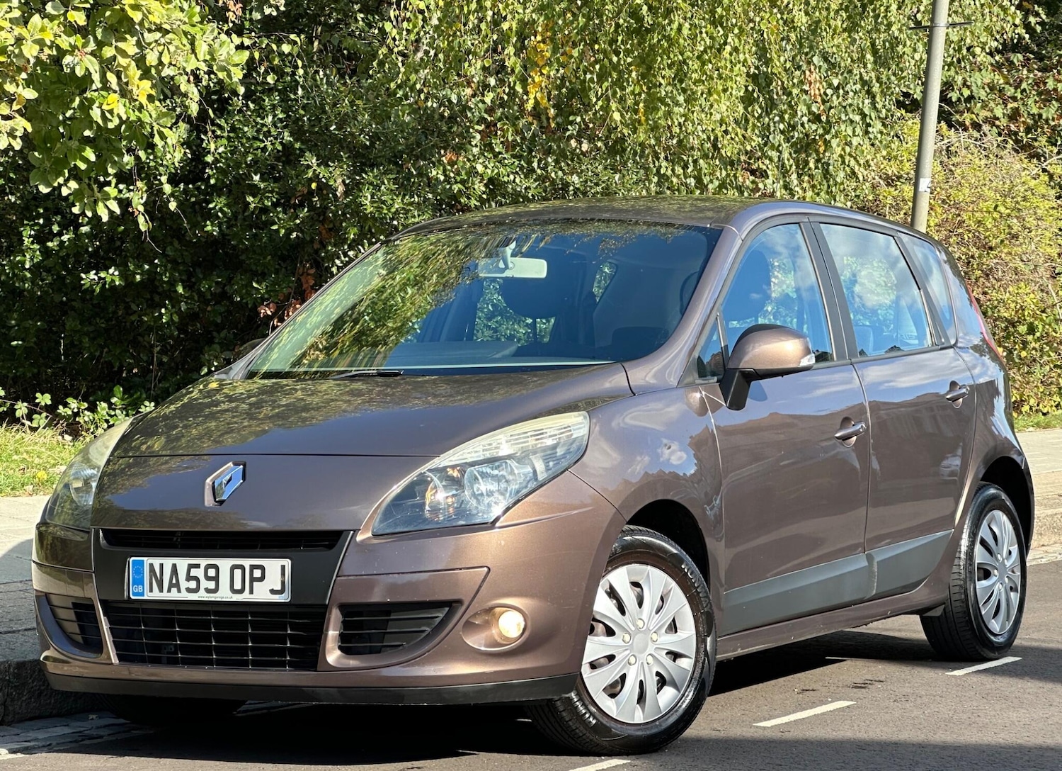 Used Renault Scenic 2009 for sale - 76122924: Photo 1