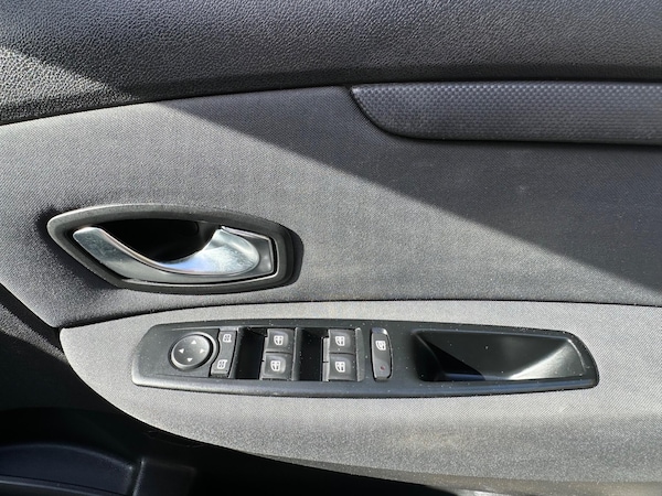 Used Renault Scenic 2009 for sale - 76122924: Photo 26