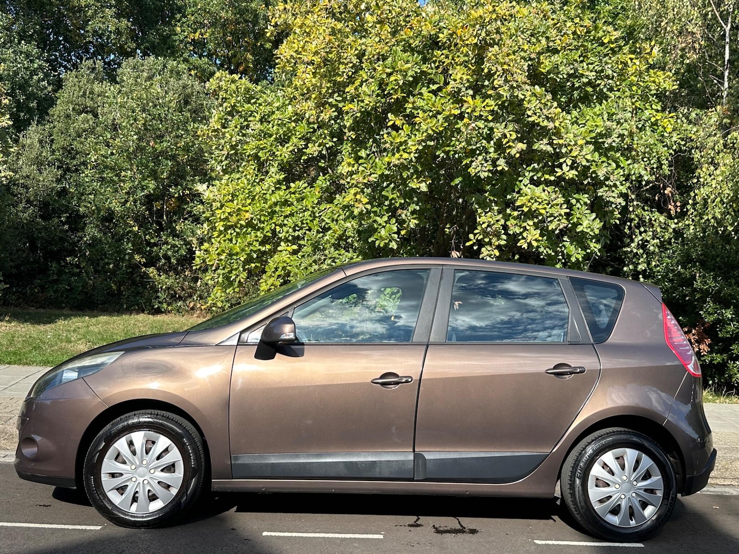Used Renault Scenic 2009 for sale - 76122924: Photo 8