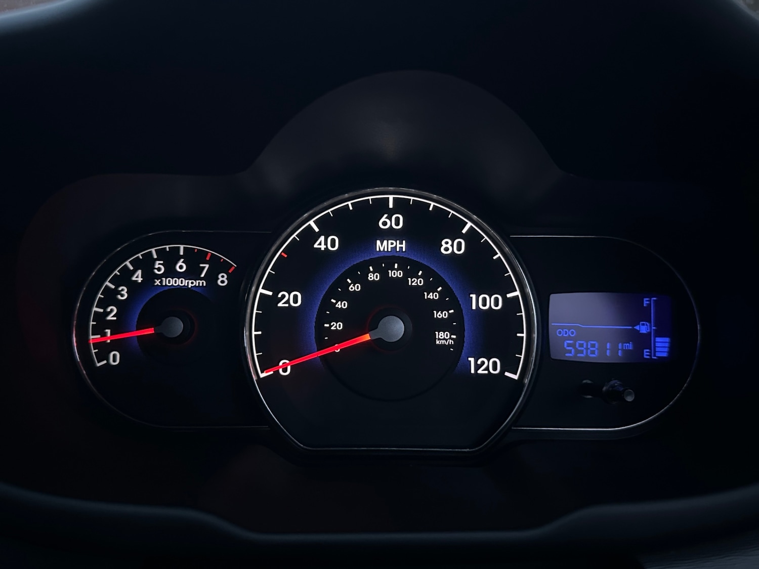 Used Hyundai i10 2011 for sale - 77162443: Photo 30