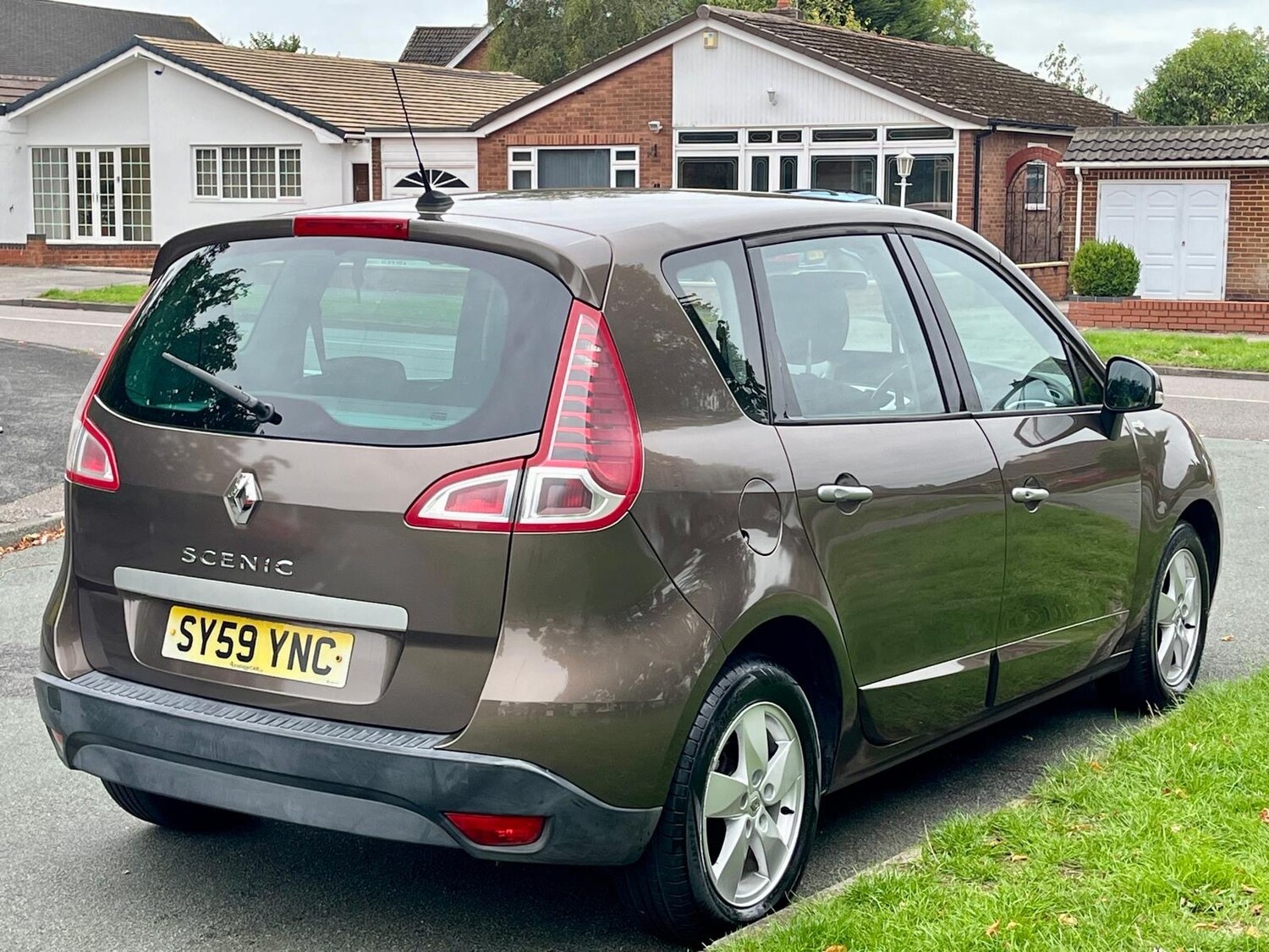 Used Renault Scenic 2009 for sale - 77718240: Photo 19
