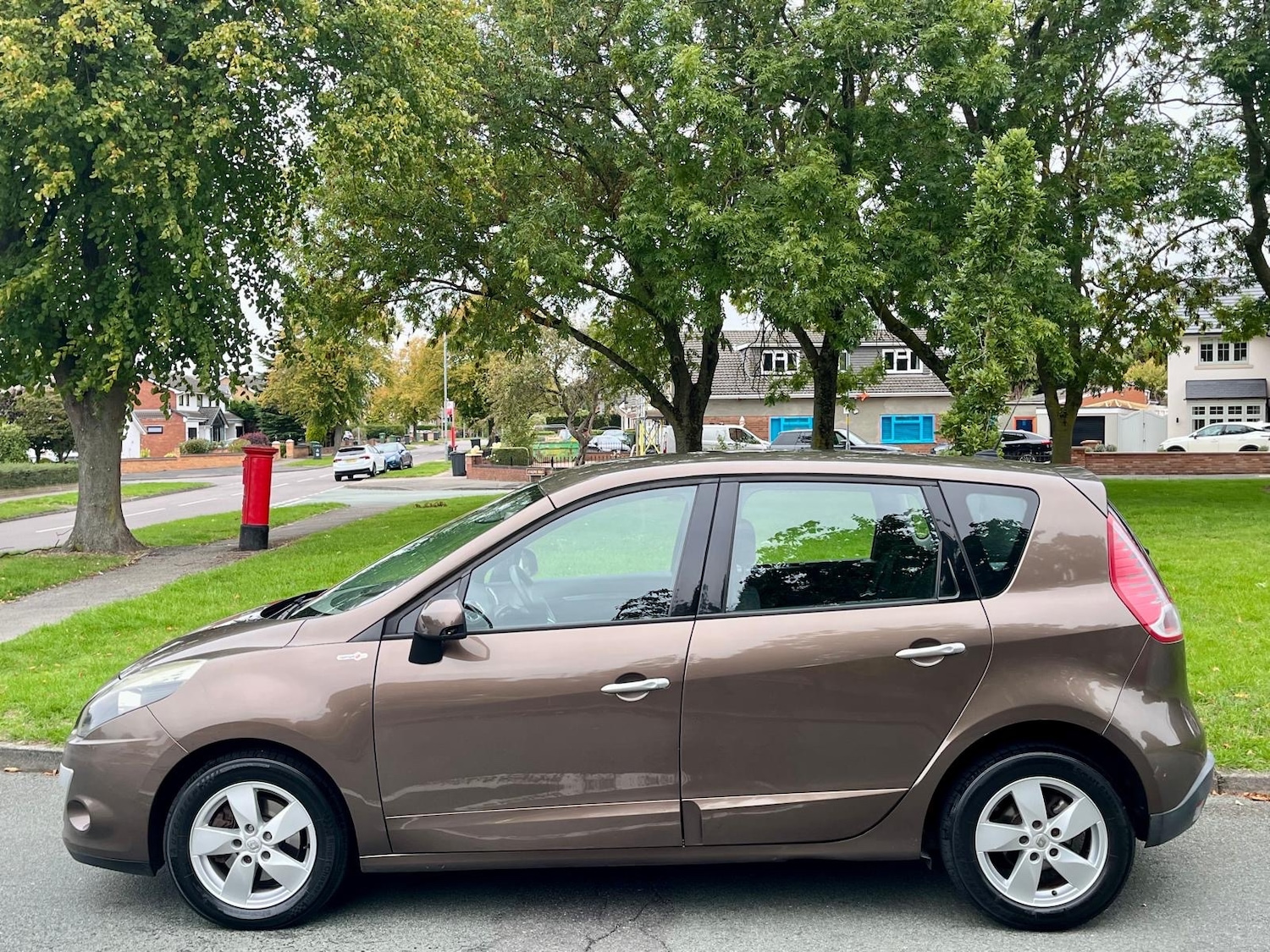 Used Renault Scenic 2009 for sale - 77718240: Photo 2