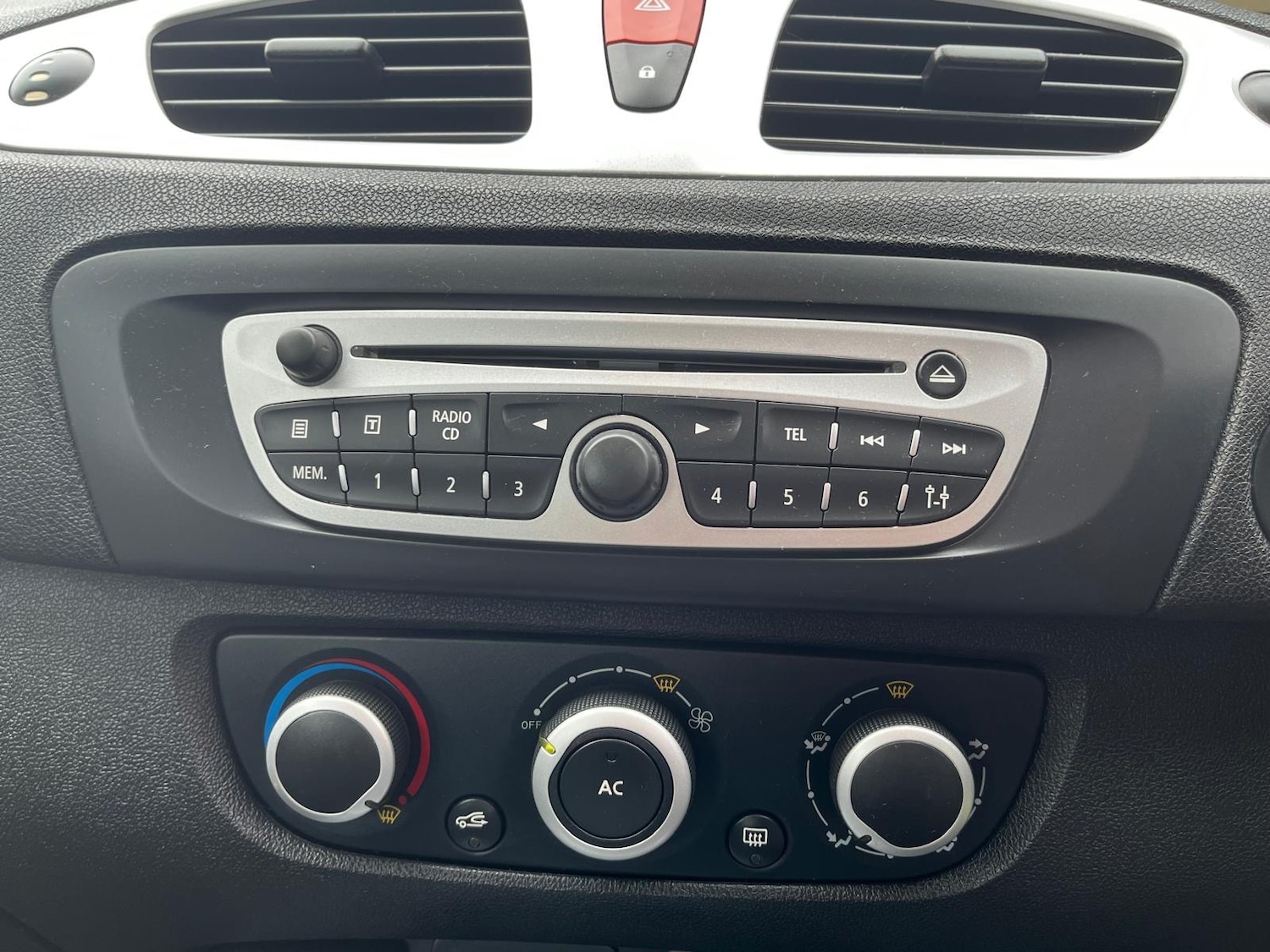 Used Renault Scenic 2009 for sale - 77718240: Photo 53