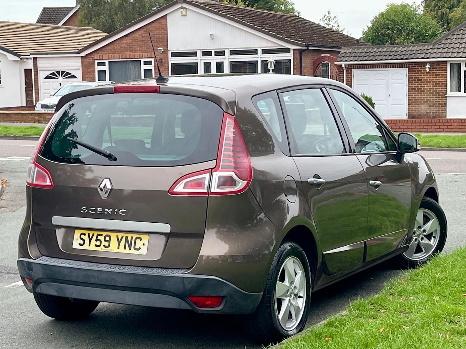 Used Renault Scenic 2009 for sale - 77718240: Photo 6