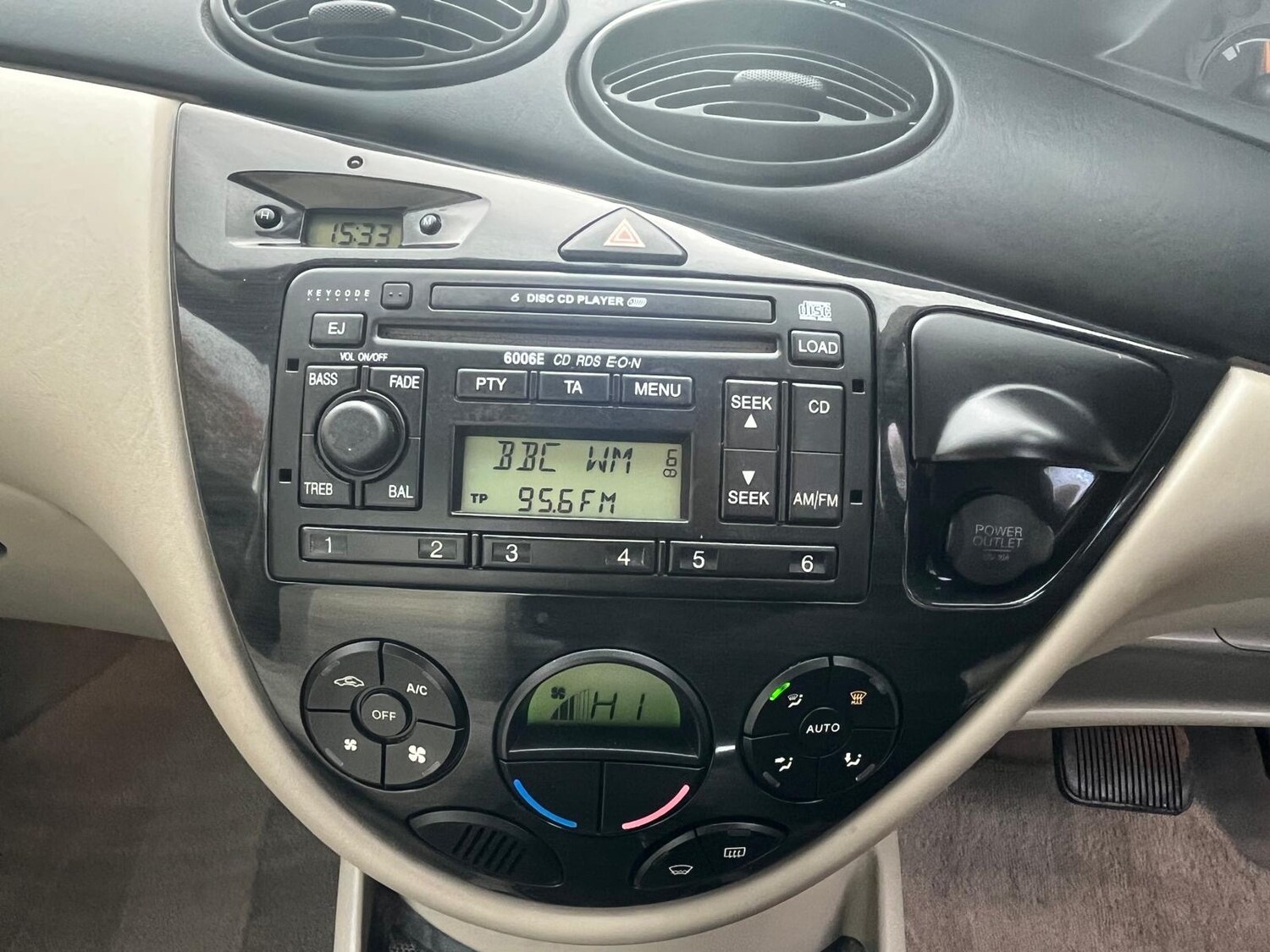 Used Ford Focus 2004 for sale - 77715862: Photo 51