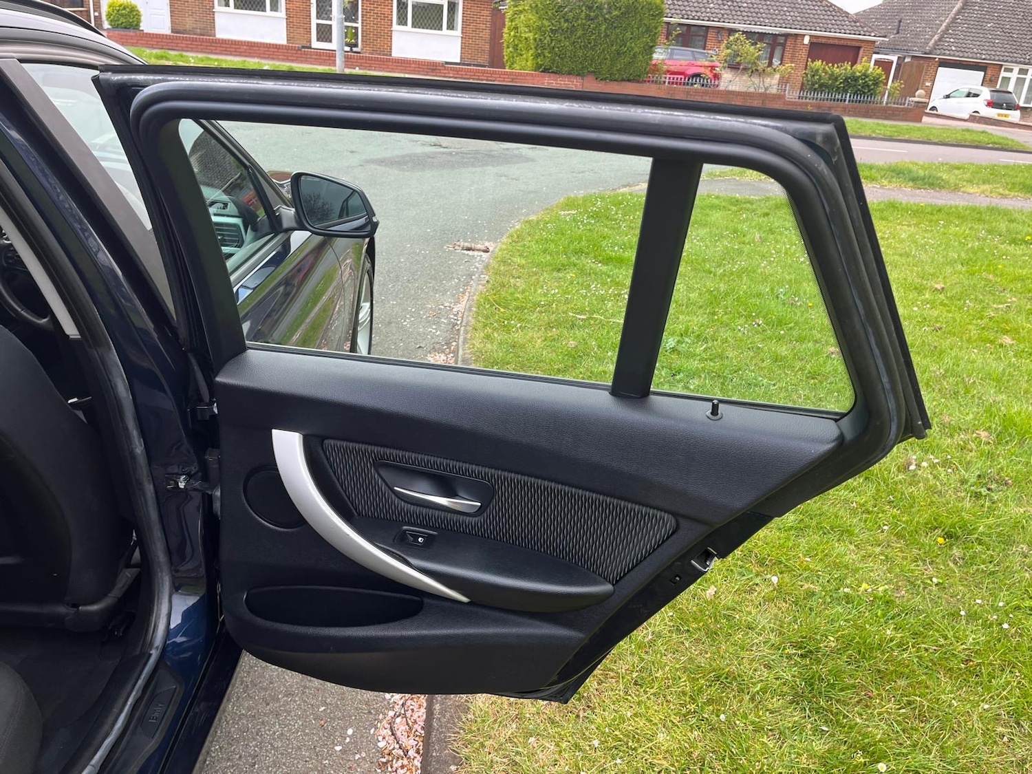 Used BMW 3 Series 2012 for sale - 77086701: Photo 40