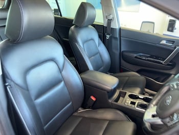 Used Kia Sportage 2018 for sale - 76118317: Photo 2