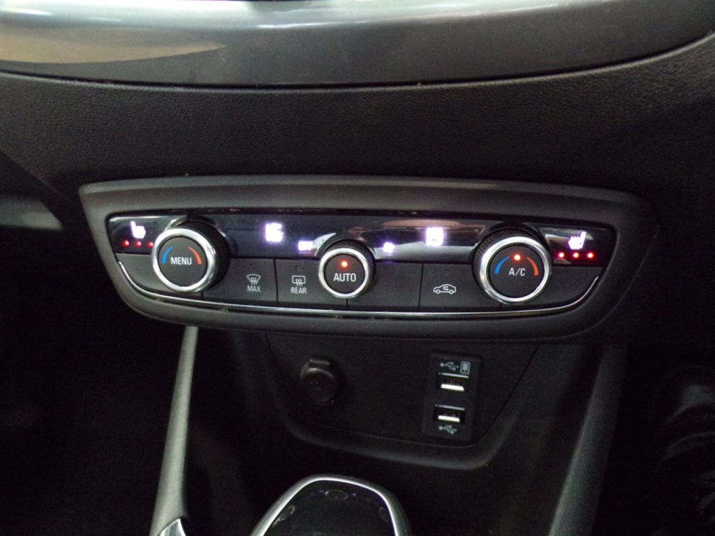 Used Vauxhall Crossland 2022 for sale - 76118224: Photo 25