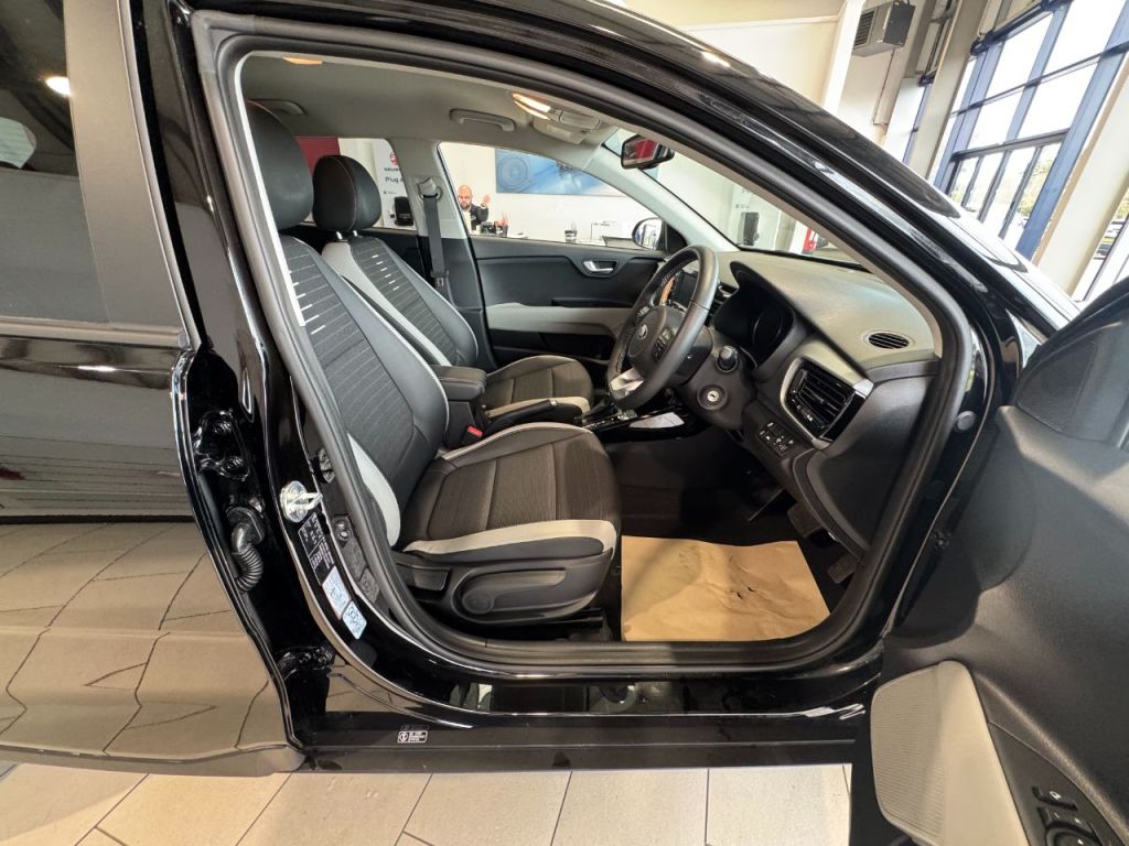 Used Kia Stonic 2020 for sale - 76184895: Photo 19