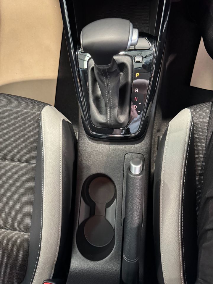 Used Kia Stonic 2020 for sale - 76184895: Photo 27