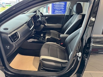 Used Kia Stonic 2020 for sale - 76184895: Photo 3