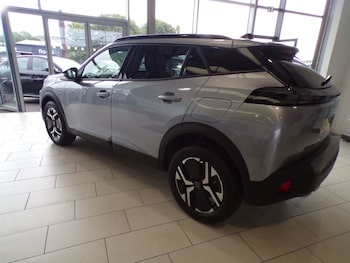 Used Peugeot 2008 2024 for sale - 76118219: Photo