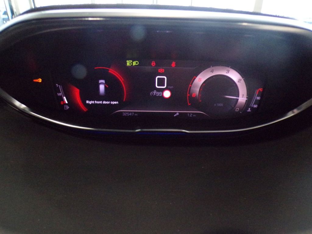 Used Peugeot 5008 2022 for sale - 76461651: Photo 23