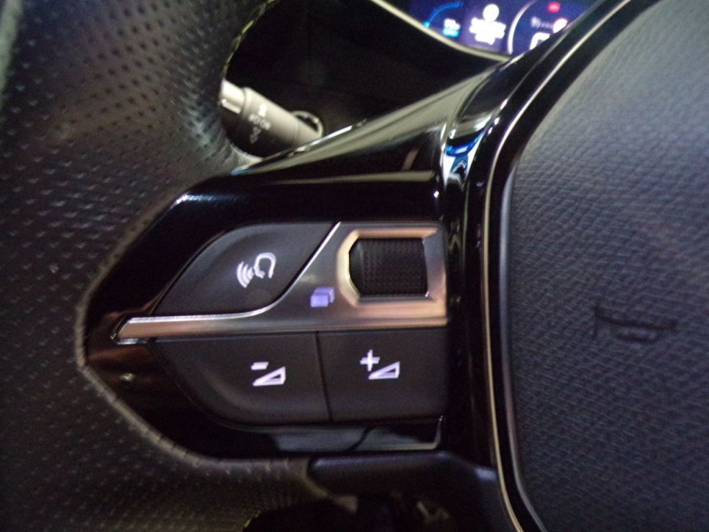 Used Peugeot 2008 2021 for sale - 76332839: Photo 29