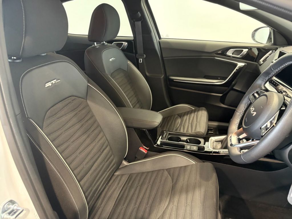 Used Kia XCeed 2025 for sale - 76581501: Photo 2