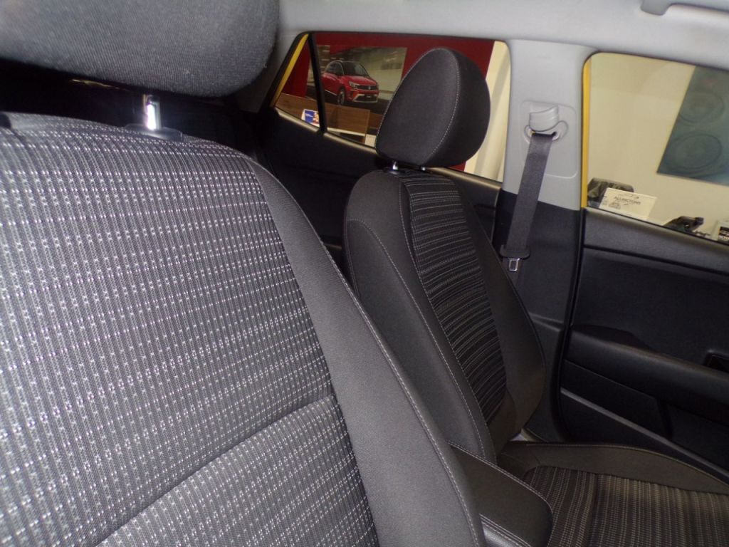 Used Kia Stonic 2023 for sale - 76508798: Photo 16