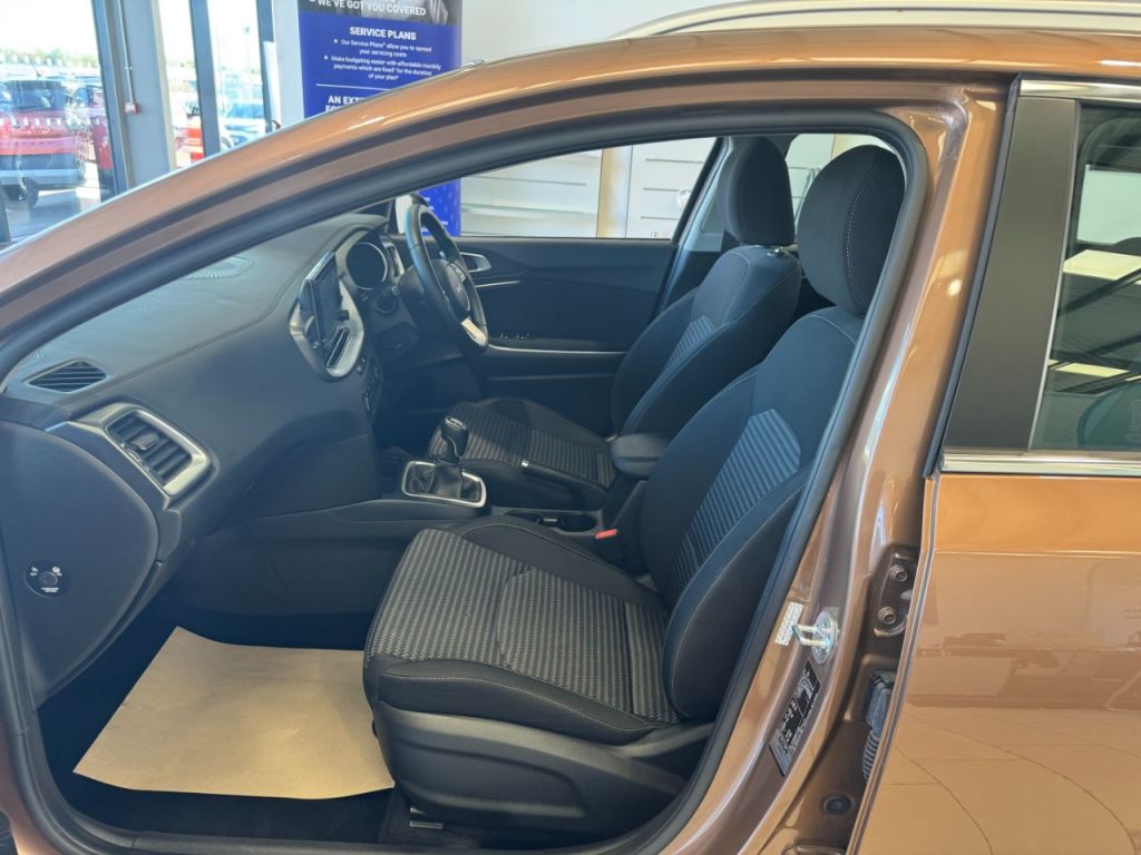 Used Kia Ceed 2022 for sale - 76118235: Photo 2