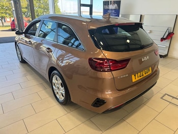 Used Kia Ceed 2022 for sale - 76118235: Photo
