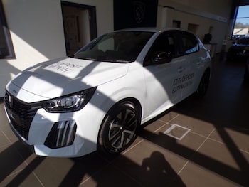 Used Peugeot 208 undefined for sale - 76118292: Photo