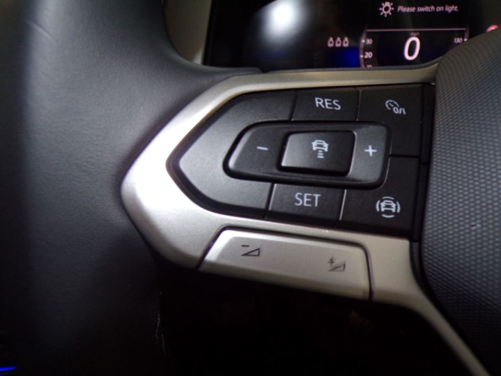 Used Volkswagen T-Roc 2025 for sale - 76355936: Photo 24