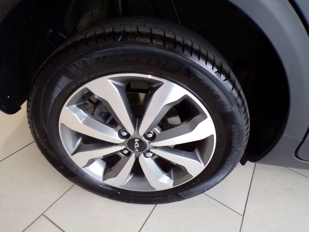 Used Kia Stonic 2025 for sale - 76118225: Photo 12