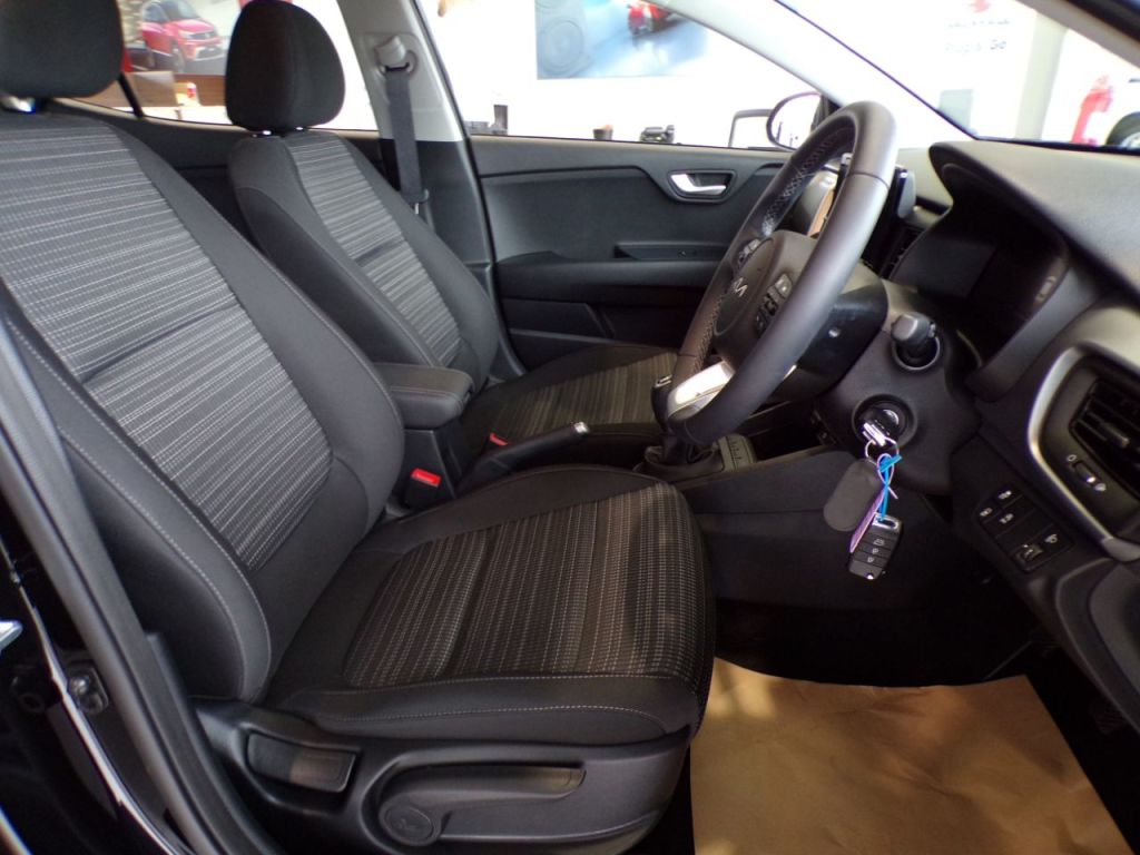 Used Kia Stonic 2025 for sale - 76118225: Photo 2