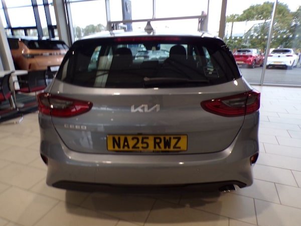 Used Kia Ceed 2025 for sale - 76118263: Photo 5