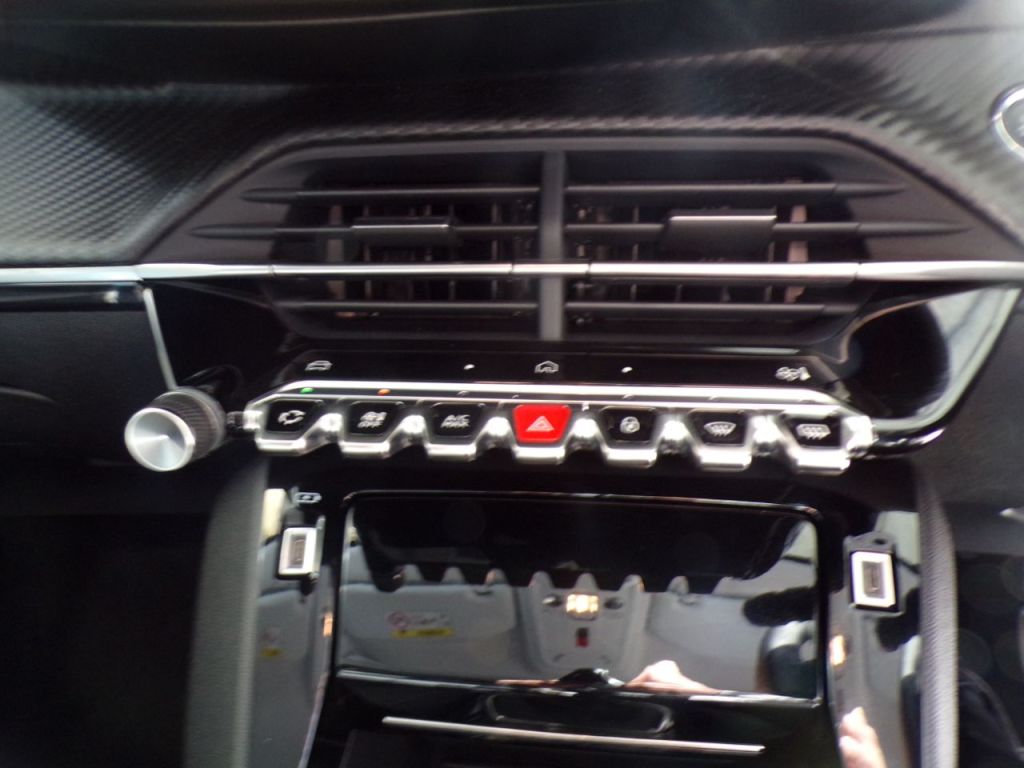 Used Peugeot 208 2024 for sale - 76118343: Photo 24