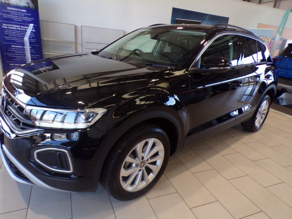 Used Volkswagen T-Roc 2025 for sale - 76395496: Photo 2