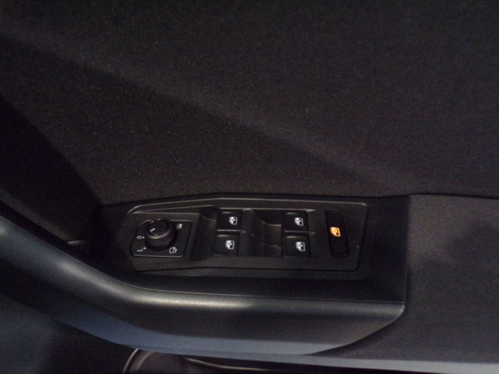 Used Volkswagen T-Roc 2025 for sale - 76395496: Photo 21