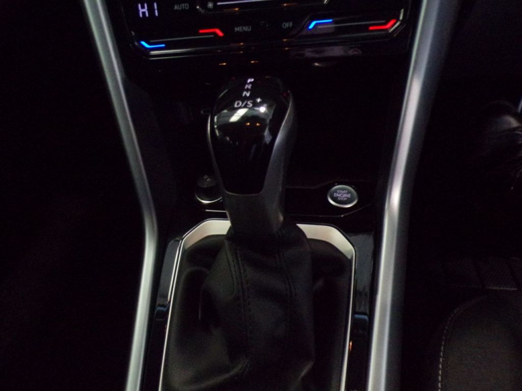 Used Volkswagen T-Roc 2025 for sale - 76395496: Photo 23