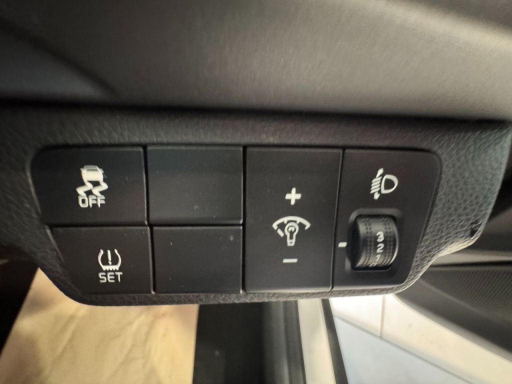 Used Kia Stonic 2019 for sale - 76405755: Photo 24