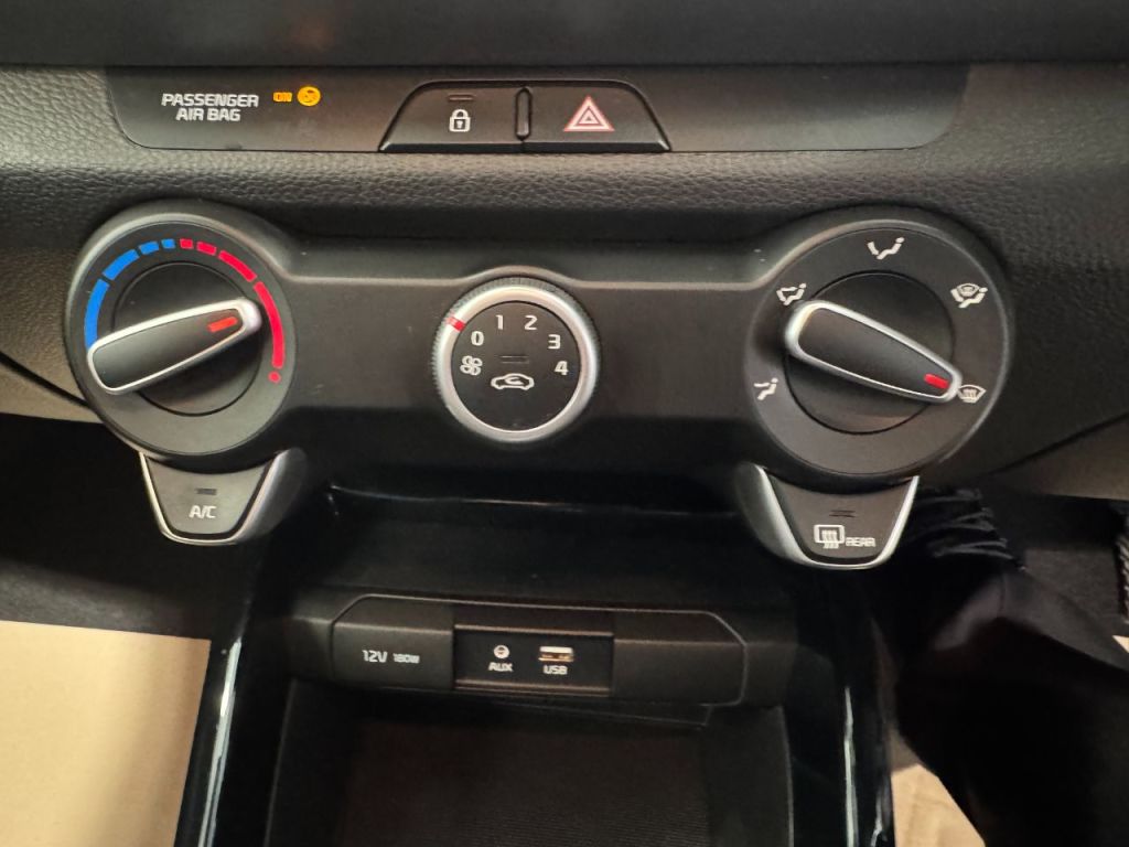 Used Kia Stonic 2019 for sale - 76405755: Photo 29