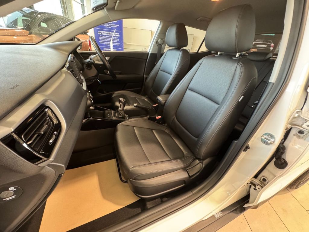 Used Kia Stonic 2019 for sale - 76405755: Photo 3