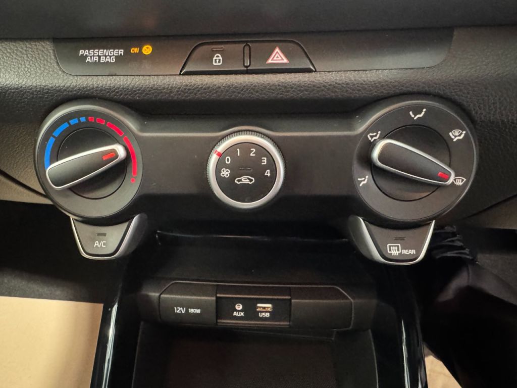 Used Kia Stonic 2019 for sale - 76405755: Photo 30