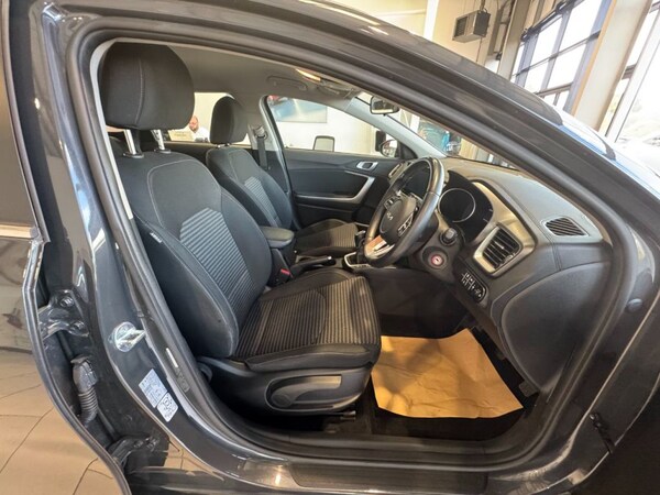 Used Kia Ceed 2022 for sale - 76118218: Photo 2