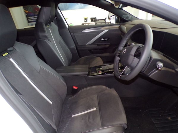 Used Vauxhall Astra 2024 for sale - 76118340: Photo 4
