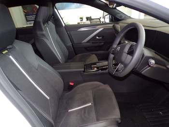 Used Vauxhall Astra 2024 for sale - 76118340: Photo